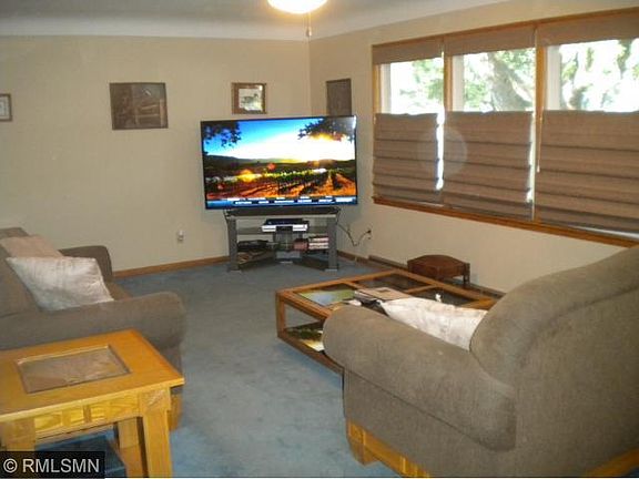 3rd image of 1918 Edgewood Ln