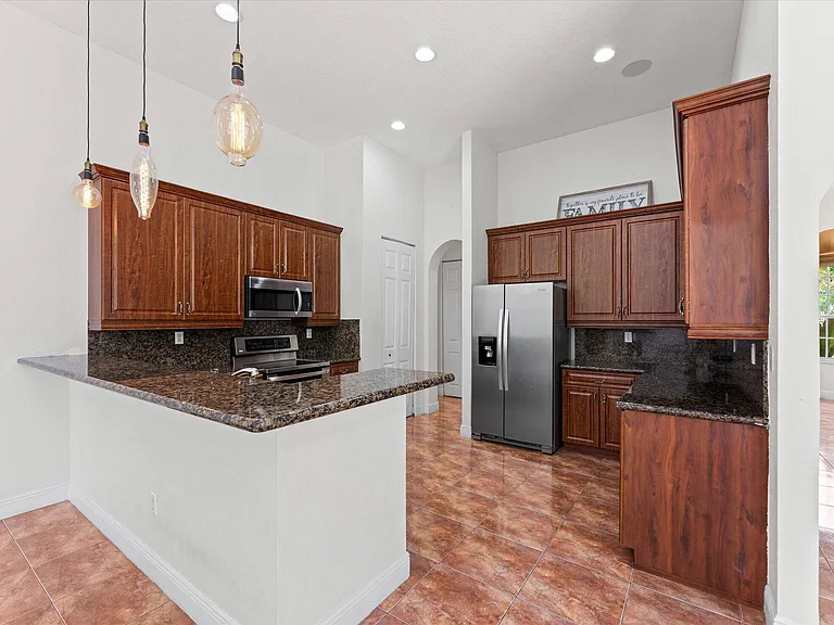 7140 Pinecreek Way — Photo 13