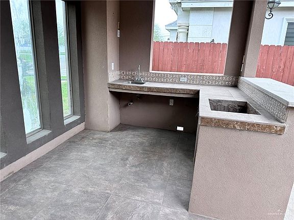 4th image of 4405 Wisteria Ave