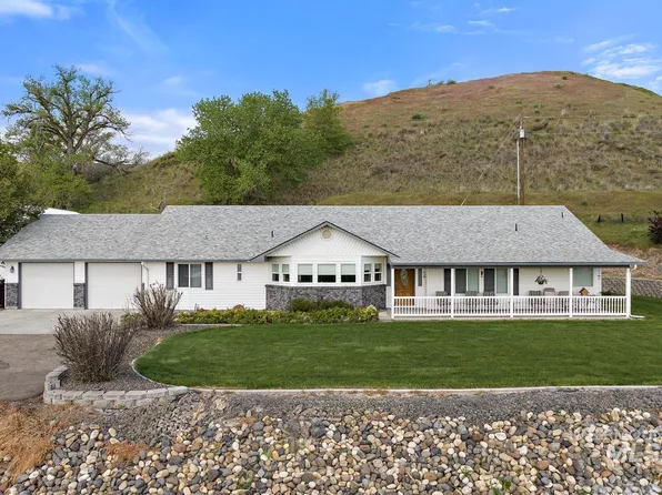 414 Foothill Dr, Ontario, OR 97914