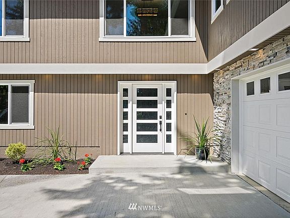 2nd image of 2611 Glacier Ct