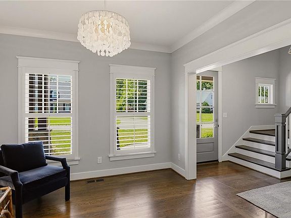 4th image of 527 Lissara Lodge Dr