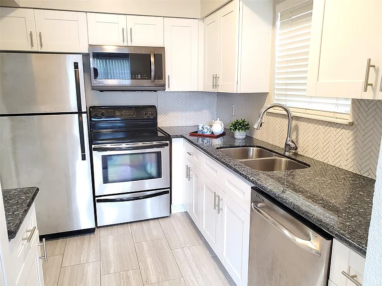 1818 Augusta Dr #29 — Photo 23