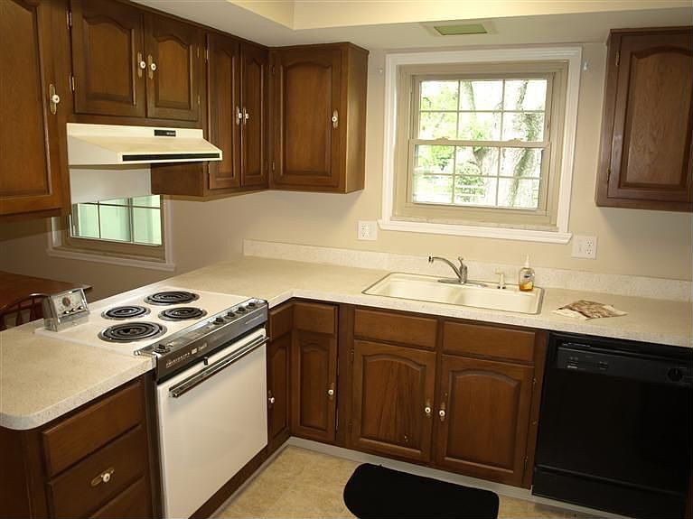 1st image of 475 Cedarleaf Dr