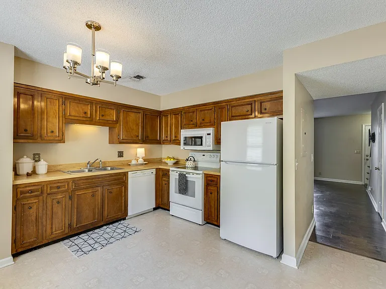 5768 Stone Brook Dr — Photo 11