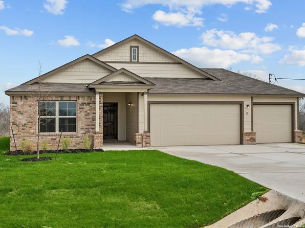 121 Calgary Drive, Floresville, TX 78114