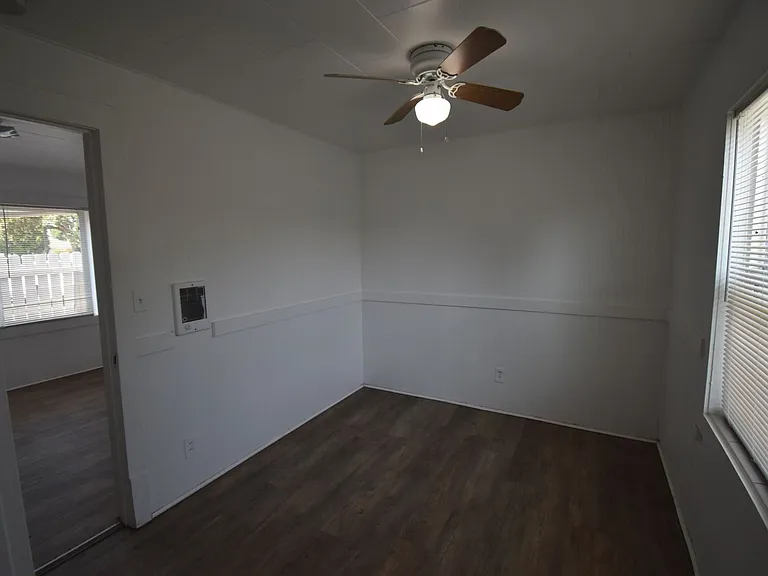Cottage Apartments — Photo 9