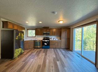 2121 & 2123 Baines Blvd, Hubbard, OR 97032
