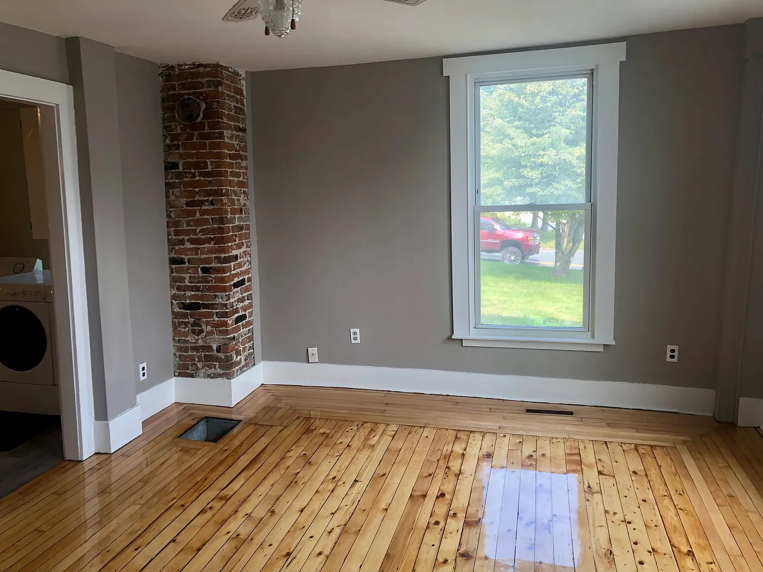 2 bed, 850 sqft, $1,550 — Photo 3