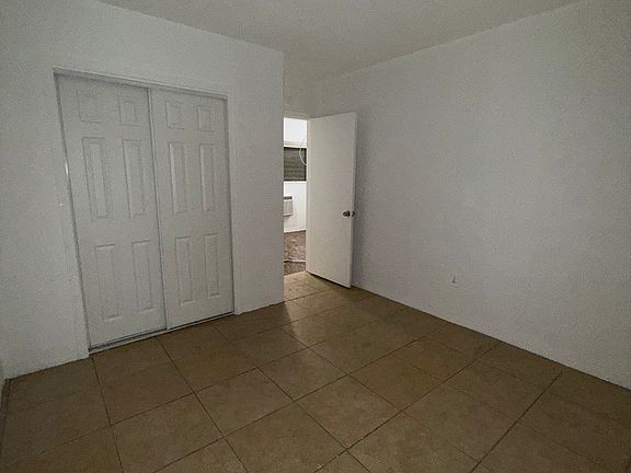 5th image of 519 NE 83rd St #10
