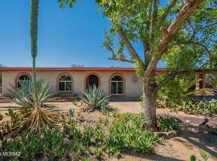 8200 N Venus Ct, Tucson, AZ 85704