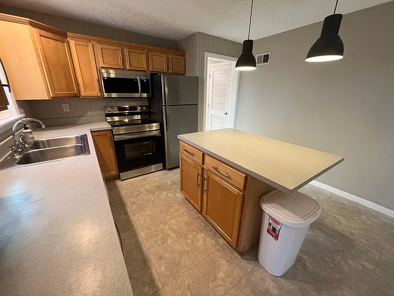 36 Rivermount Ter #A — Photo 38