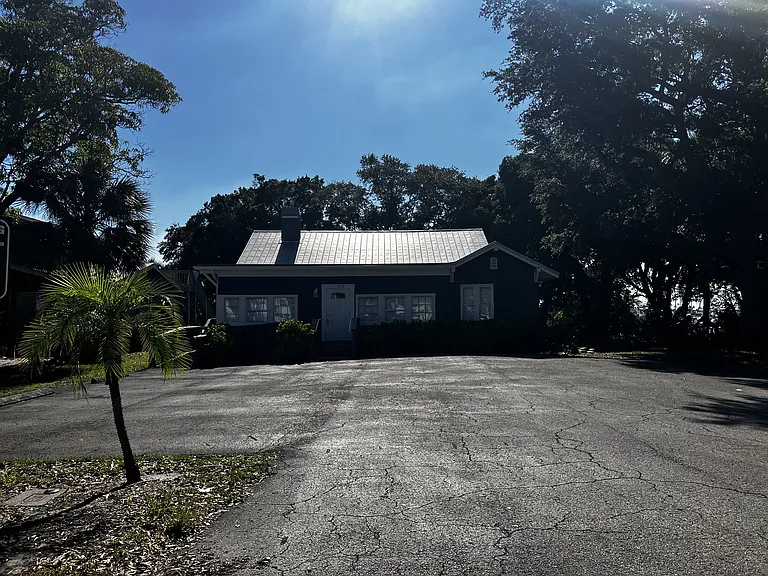 200 SW Atlanta Ave — Photo 1