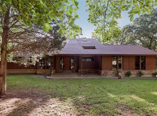 24830 Lake Dr, Warrenton, MO 63383