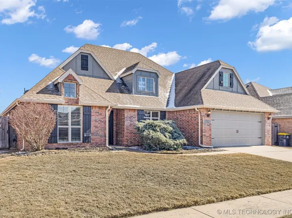 13331 S 20th Pl, Bixby, OK 74008