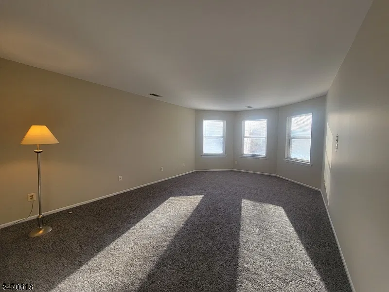 3 bed, 1.5 bath, $2,500 — Photo 3