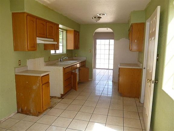 3rd image of 1578 C St