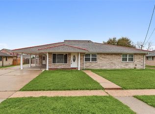 2912 Delille St, Chalmette, LA 70043