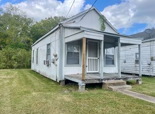 860 Peach Ave, Beaumont, TX 77703