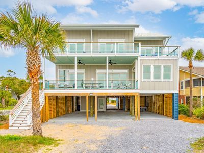 220 W Arctic Ave, Folly Beach, SC, 29439