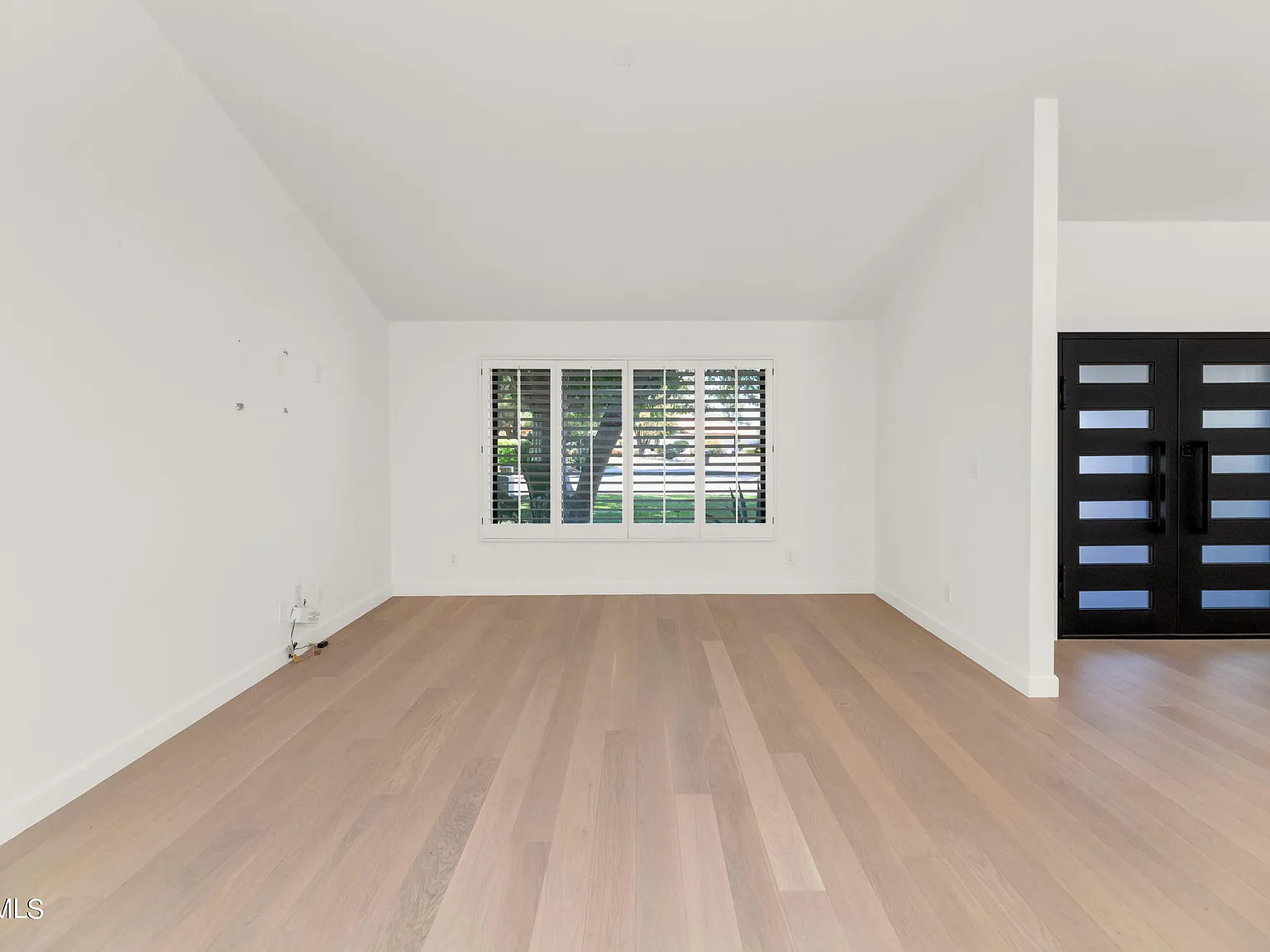 4 bed, 2.0 bath, 2471 sqft, $6,000 — Photo 4