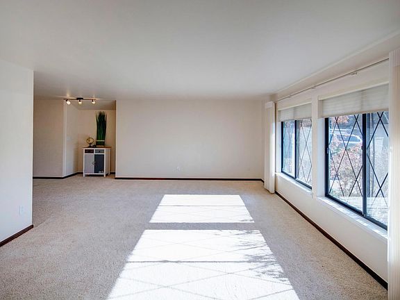 4th image of 4765 W 101st Pl