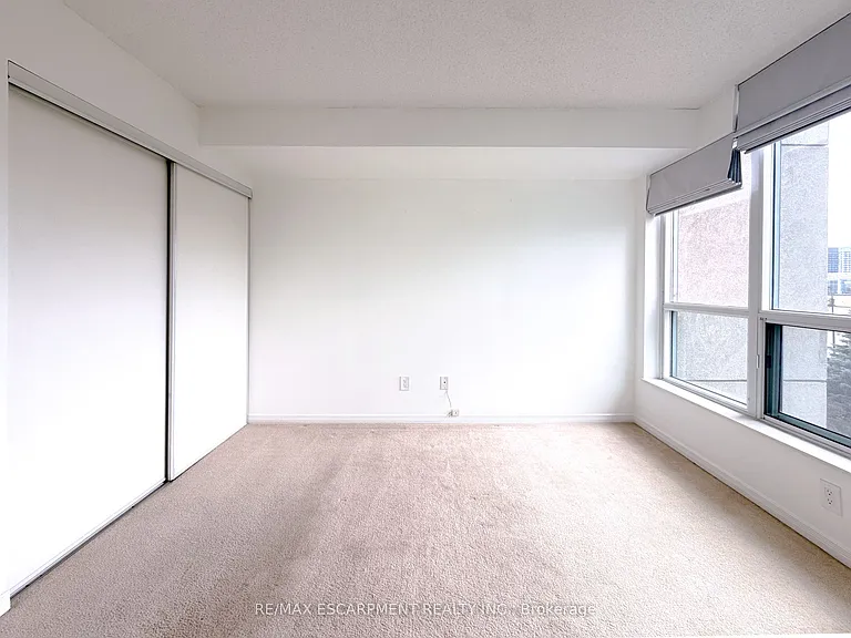 2545 Erin Centre Blvd #509 — Photo 12
