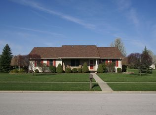 2000 Greystone Dr, Findlay, OH 45840