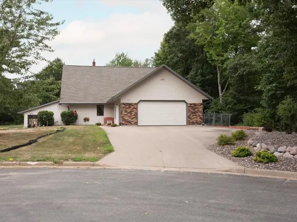 2707 Cherry Blossom Ln, Menomonie, WI 54751