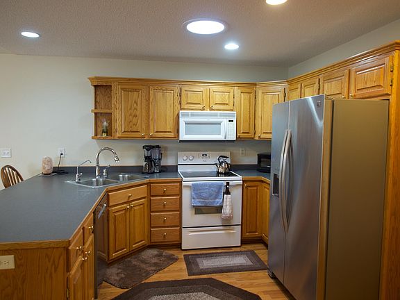 4th image of 456 Parkview Ln