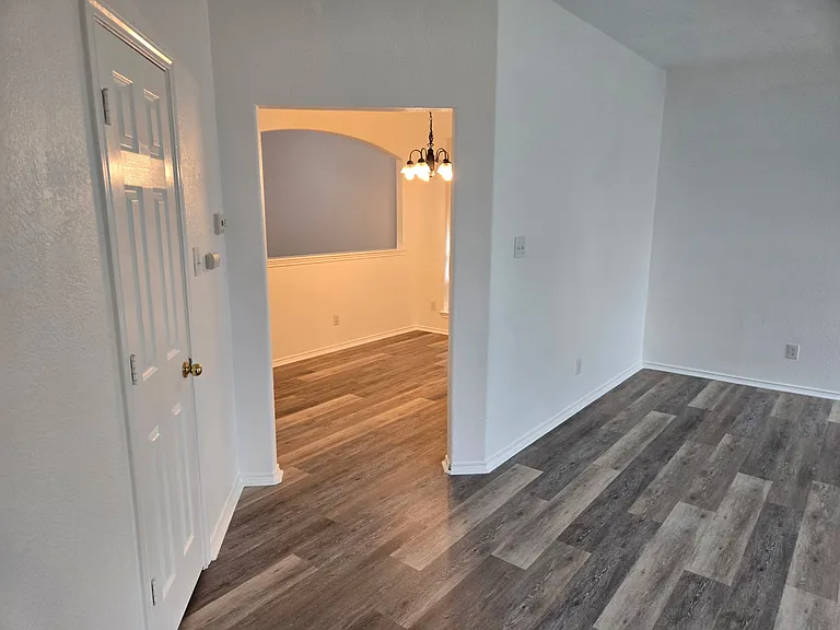 405 Point Valley — Photo 9