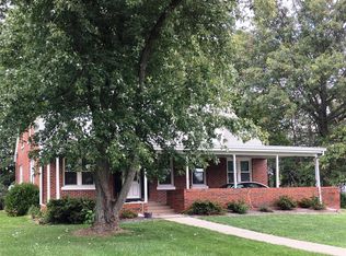 1005 Killarney Dr, Greenville, IL