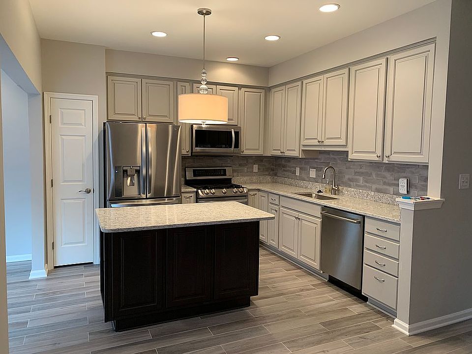 1st image of 14058 Darkwood Cir