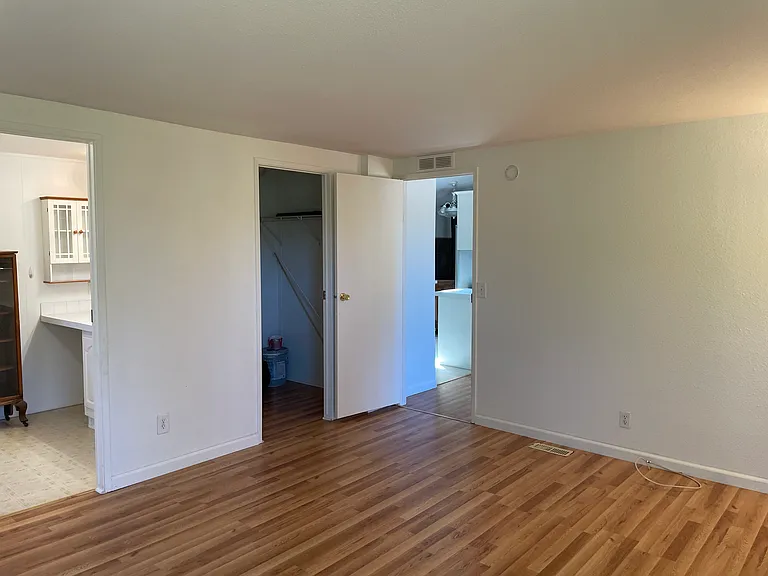 18599 Elm Ave — Photo 33