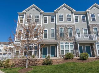 27 Aster Ln, Garfield, NJ 07026