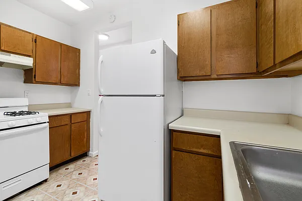 Sold by Douglas Elliman | media 14