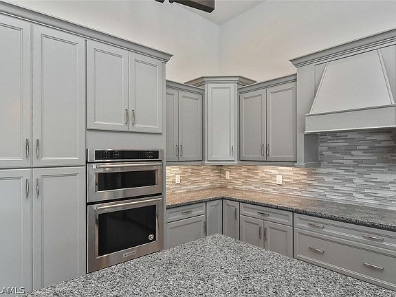 5th image of 2806 SW 50th Terrace Cpe