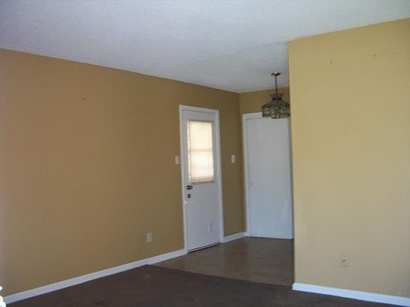 3rd image of 454 Braycliff Ave