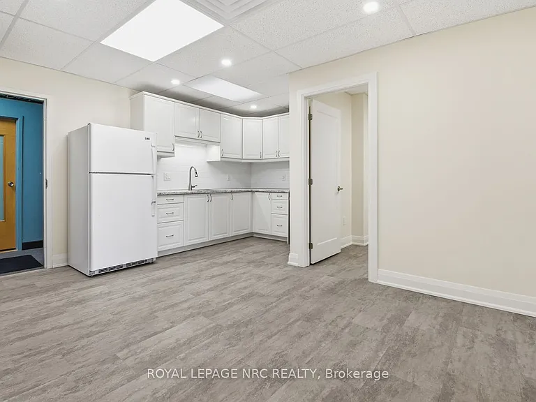 431 Saint Paul St #201 — Photo 3