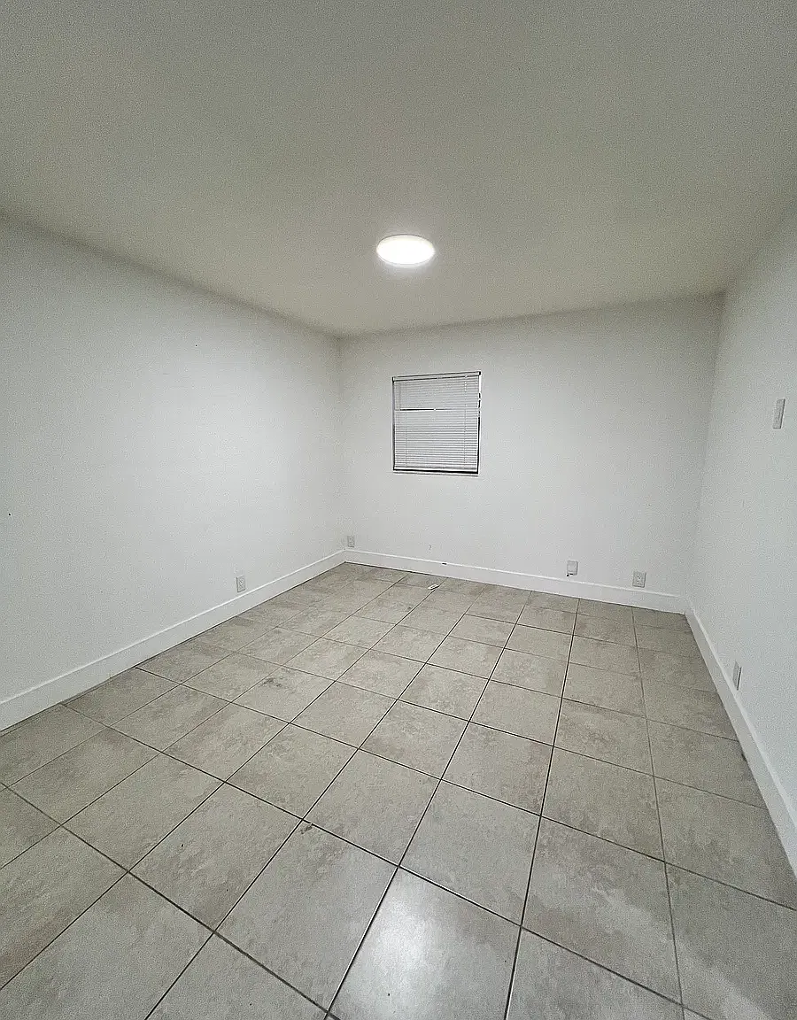 4160 NW 12th Ave — Photo 3