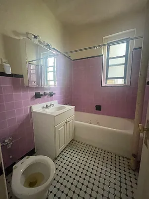 Rented by NYC LUXURY APT RENTALS CO LLC | media 14