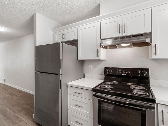 2nd image of 395 9th St NE APT 17