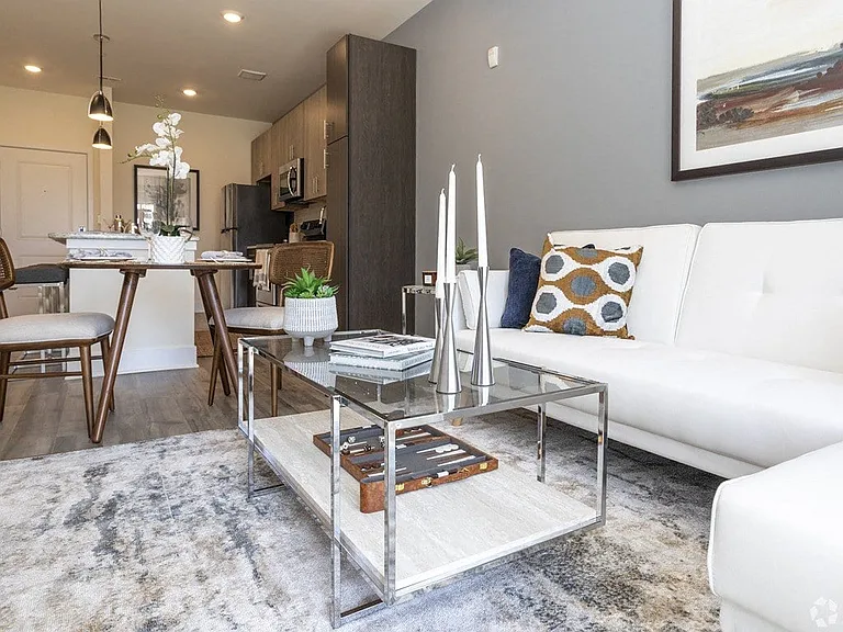 Fieldside Grande Apartments & Townhomes — Photo 8