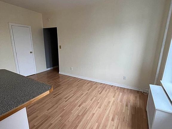 2nd image of 3111 32nd St #11
