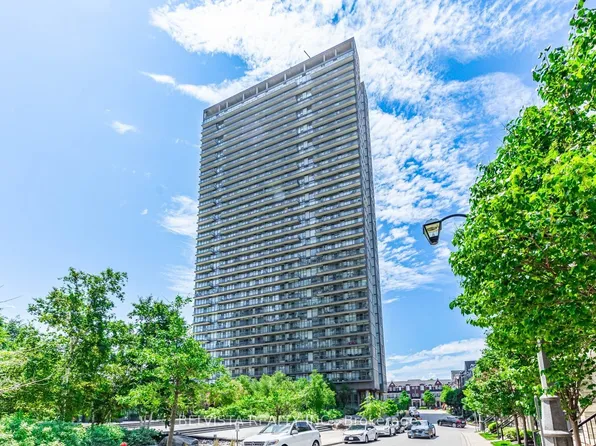 105 The Queensway #805, Toronto, ON M6S 5B5