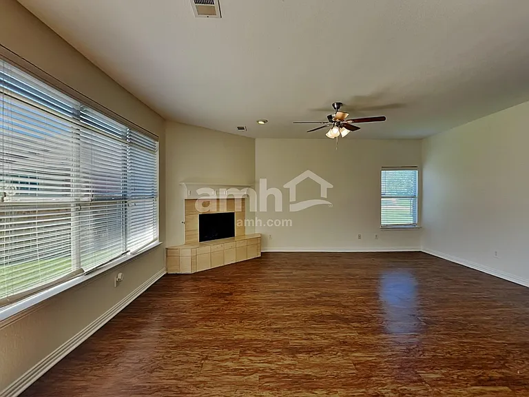 2619 Hopkins Dr — Photo 9