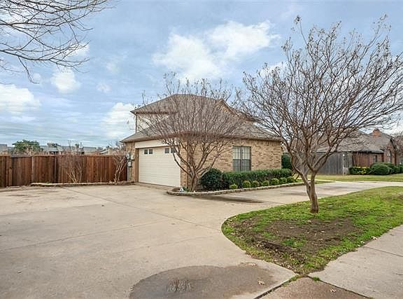 3rd image of 1107 Cambridge Dr