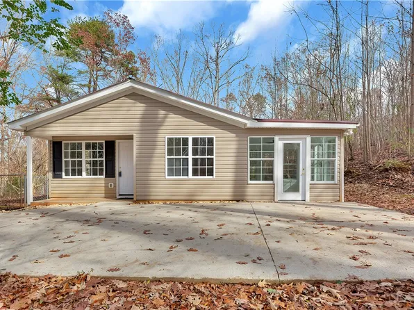 127 S Port Bass Dr, Fair Play, SC 29643