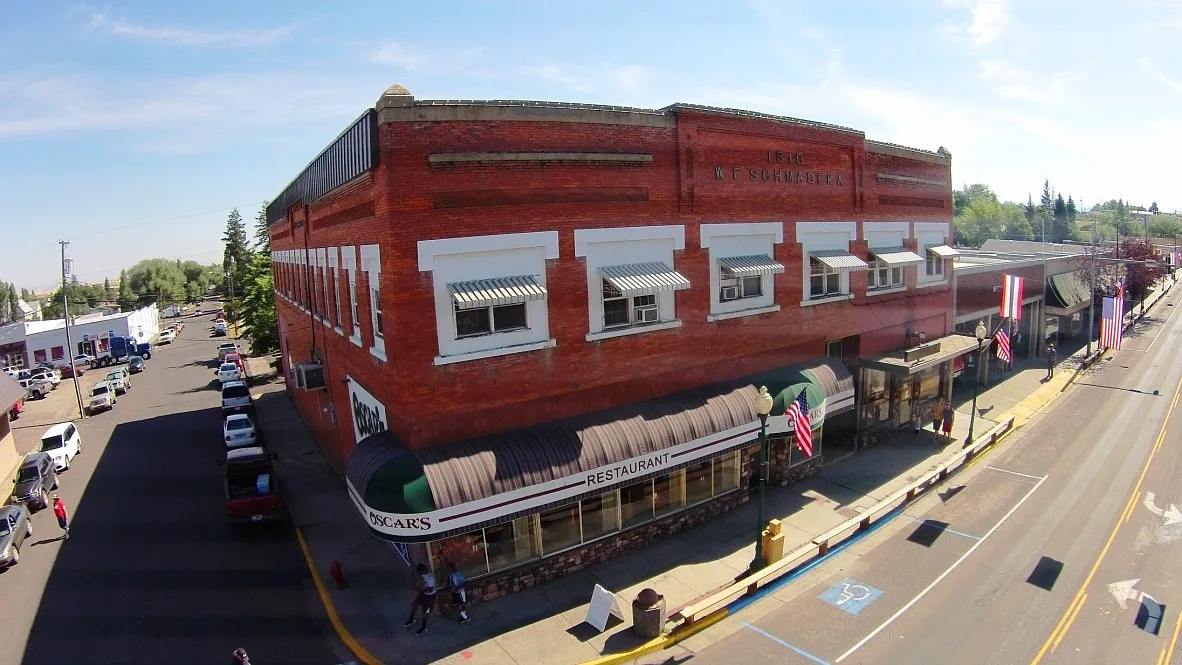 Main Street — Photo 4