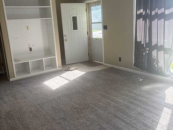 4th image of 4802 Cayuga Rd